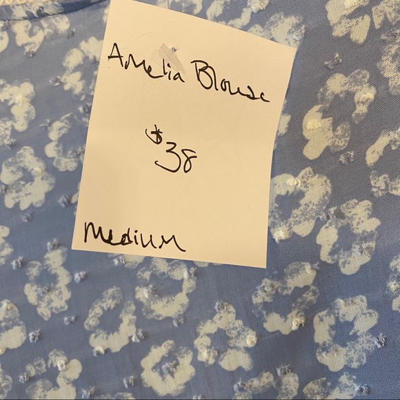 NWT Everly floral bell sleeve front tie blouse - Picture 7 of 9